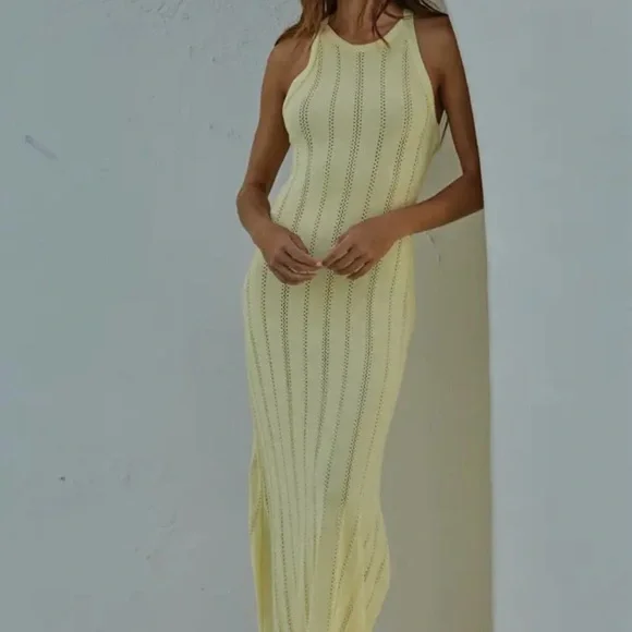 Elegant Yellow Sleeveless Dress - Picture 1 of 2